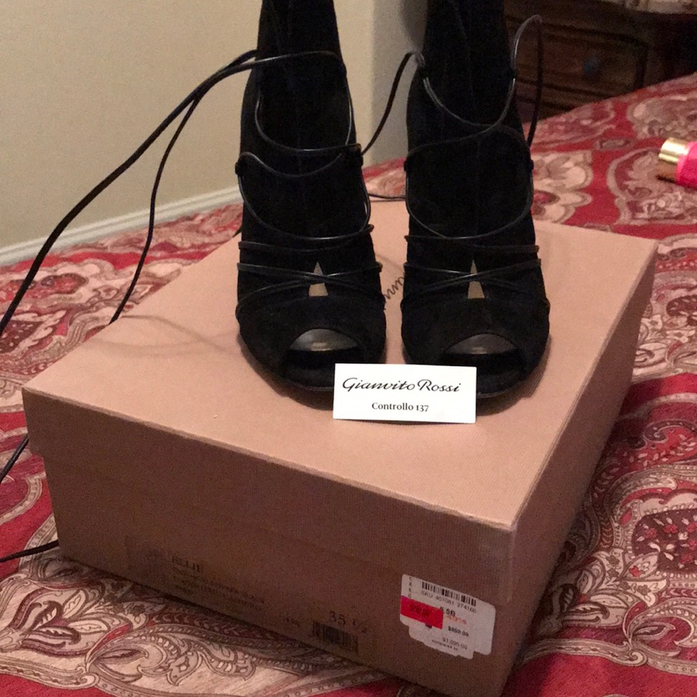 Black Heels size 51/2